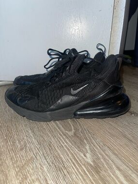 Nike Black Air Max 270 Athletic Sneakers youth size 6 tennis shoes